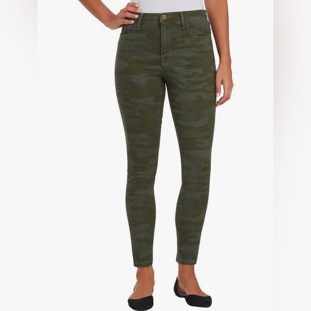 NWT Sanctuary Camouflage Jeans
